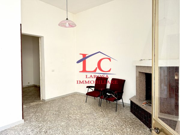 casa indipendente in vendita a Lizzanello