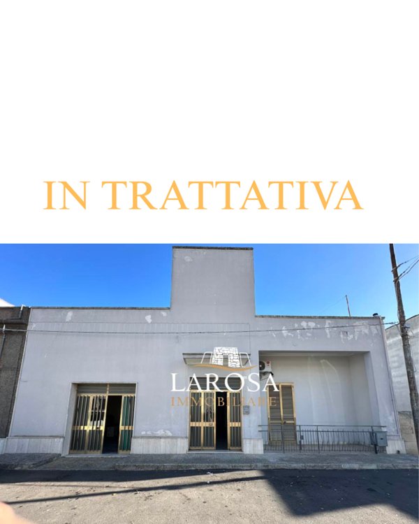 casa indipendente in vendita a Lizzanello