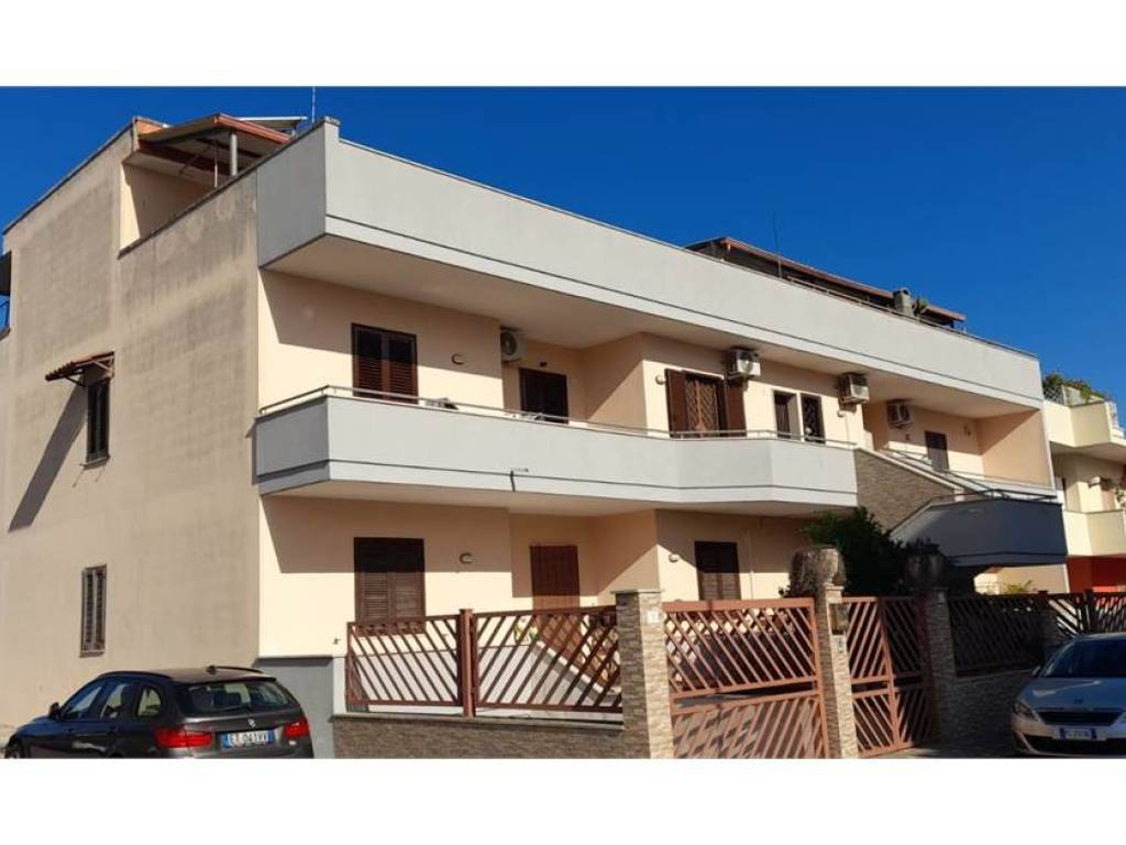 appartamento in vendita a Lizzanello in zona Merine