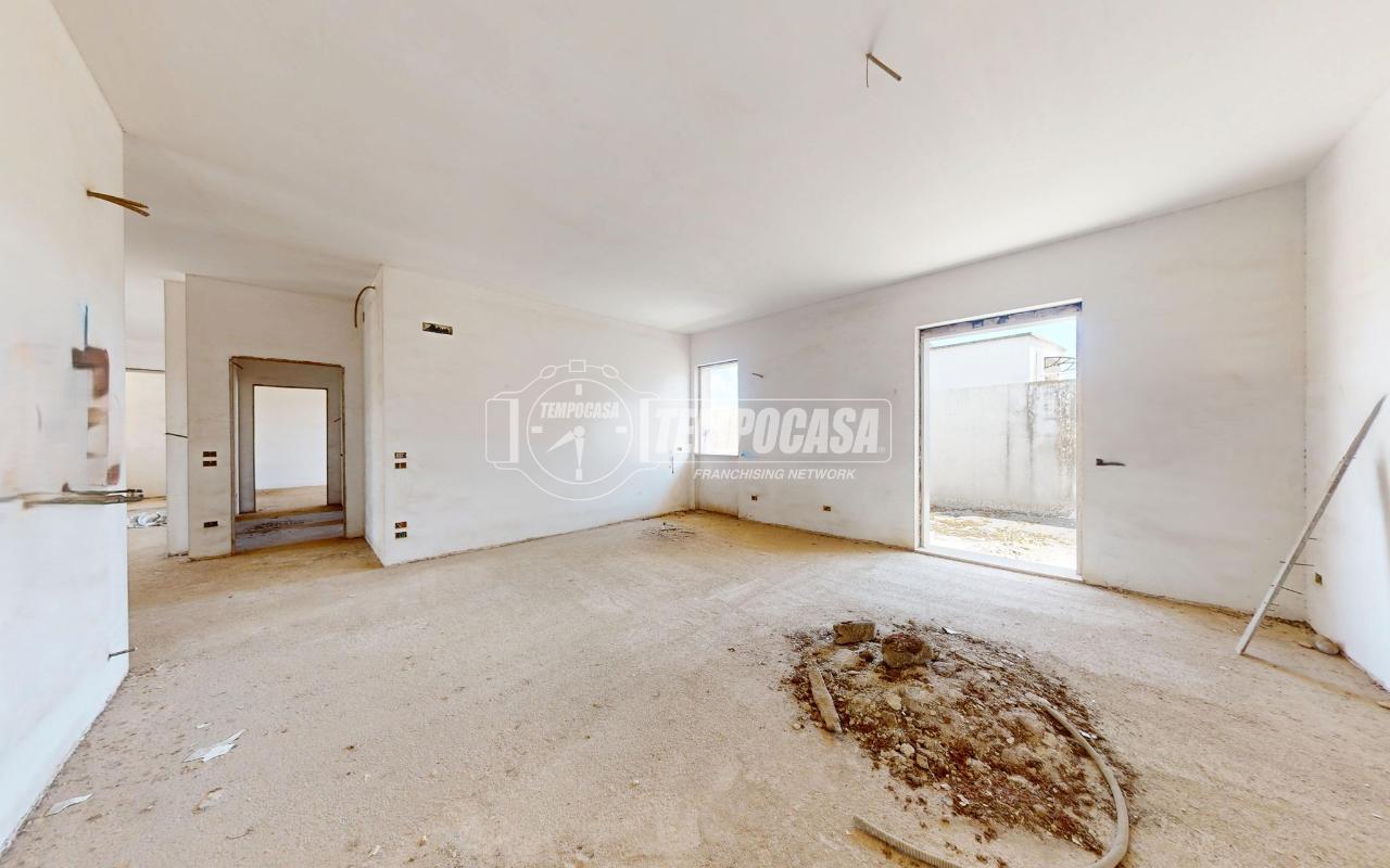 casa indipendente in vendita a Lizzanello