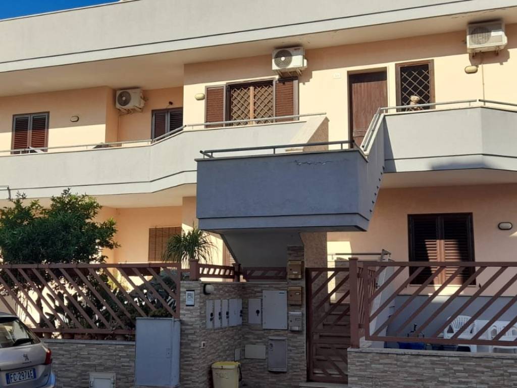 appartamento in vendita a Lizzanello in zona Merine