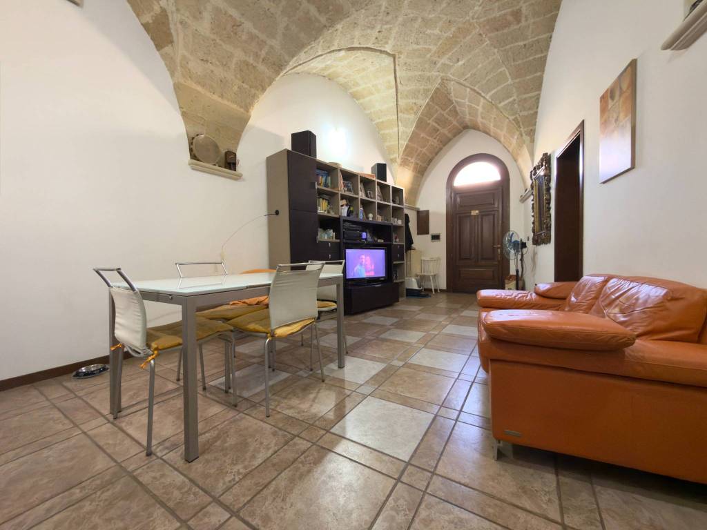 casa indipendente in vendita a Lizzanello