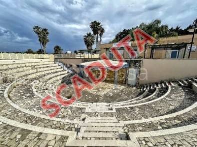 ufficio in vendita a Lizzanello