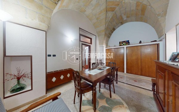 casa indipendente in vendita a Lizzanello