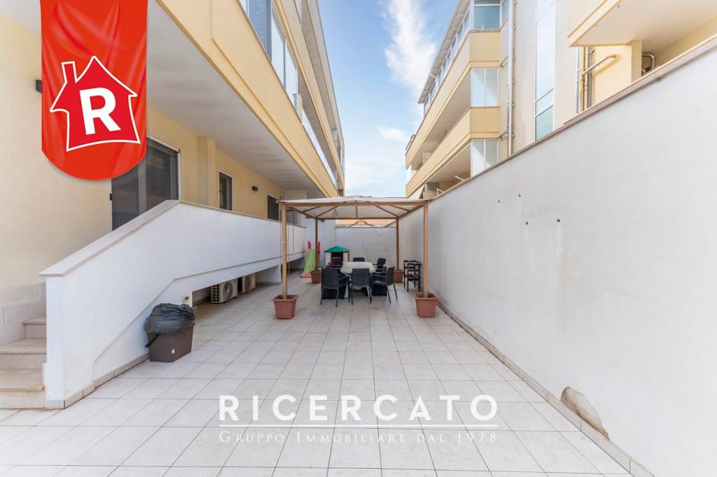 appartamento in vendita a Lizzanello in zona Merine