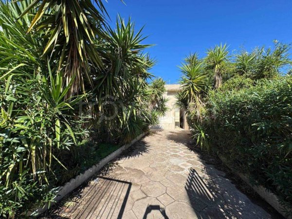 appartamento in vendita a Lizzanello in zona Merine