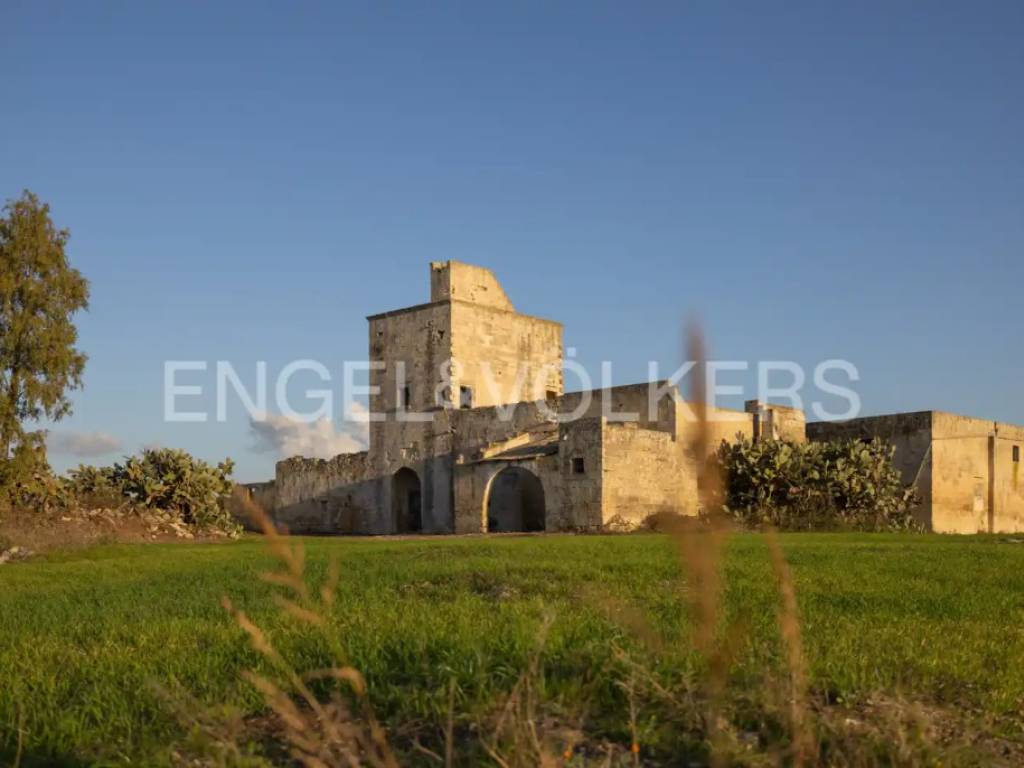 casa indipendente in vendita a Lizzanello