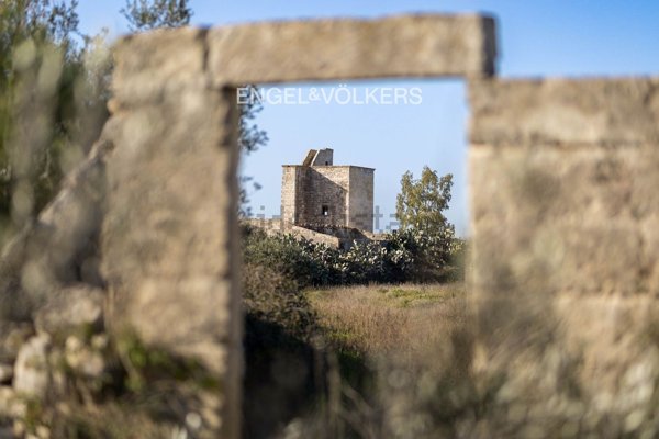 casale in vendita a Lizzanello