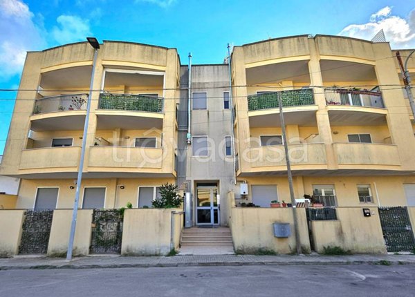 appartamento in vendita a Lizzanello in zona Merine