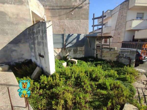 casa indipendente in vendita a Lizzanello in zona Merine