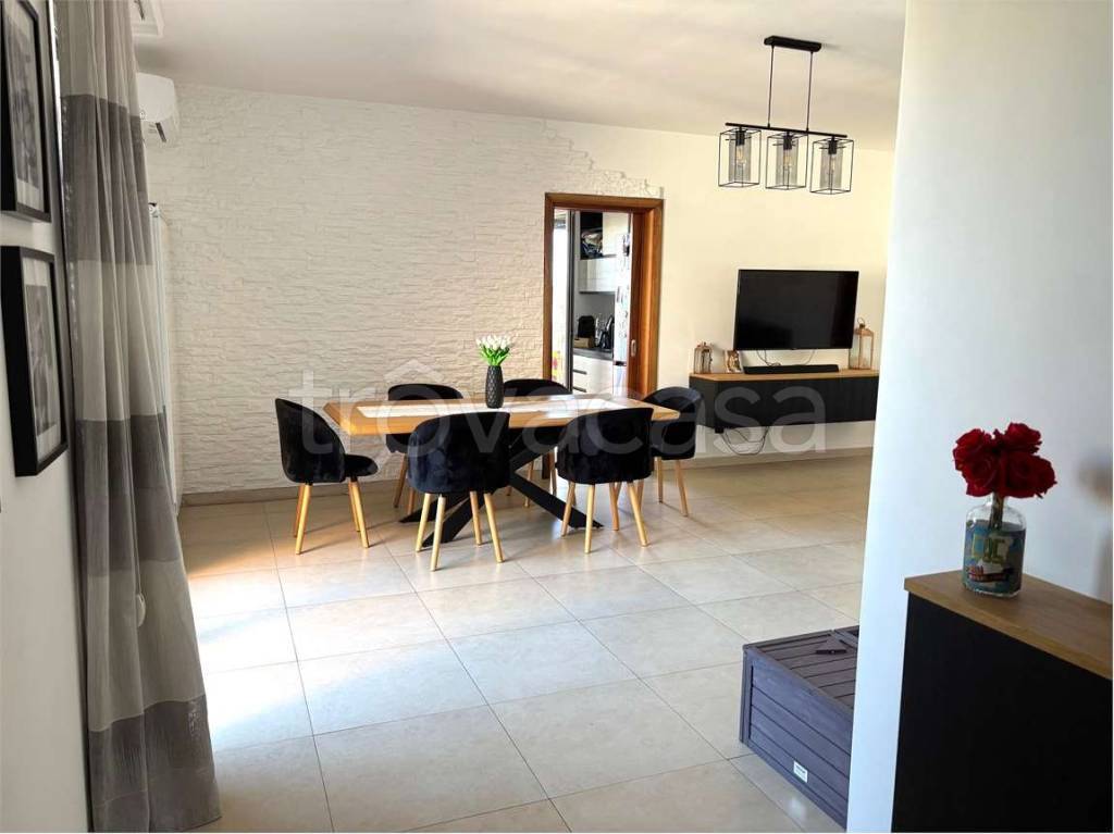 appartamento in vendita a Lizzanello in zona Merine