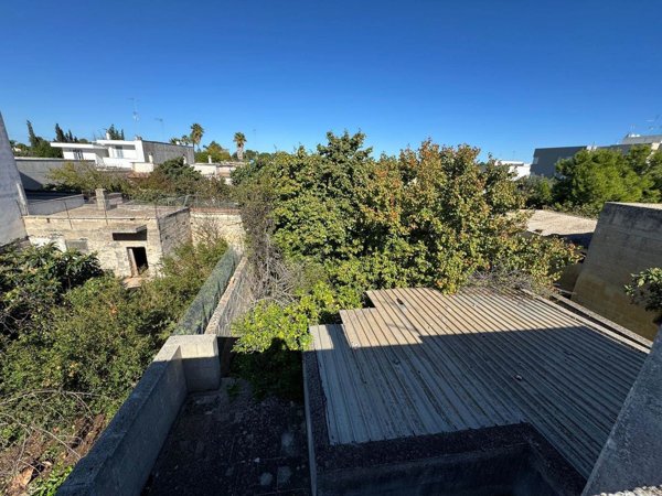 appartamento in vendita a Lizzanello in zona Merine