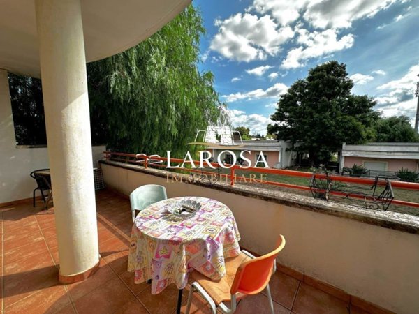 appartamento in vendita a Lizzanello in zona Merine