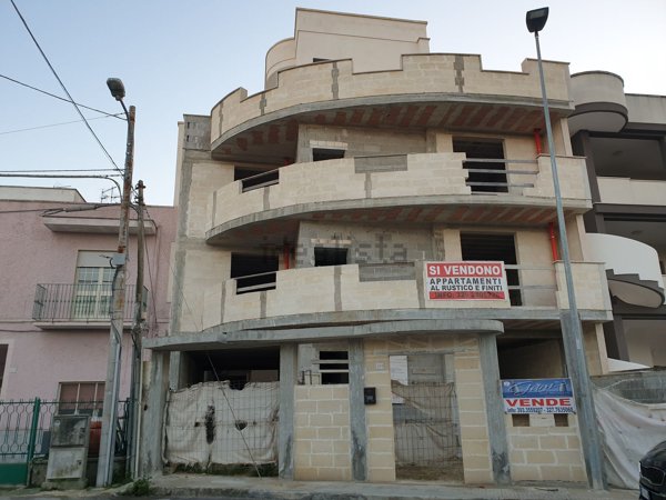 appartamento in vendita a Lizzanello in zona Merine