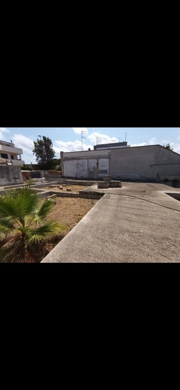 appartamento in vendita a Lizzanello in zona Merine