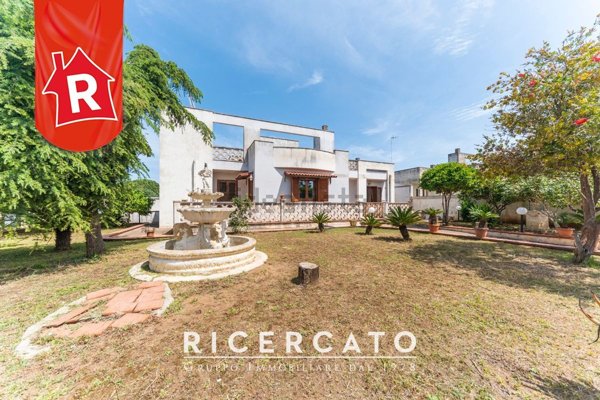 casa indipendente in vendita a Lizzanello in zona Merine