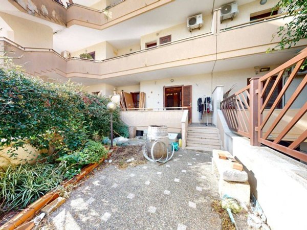 appartamento in vendita a Lizzanello in zona Merine