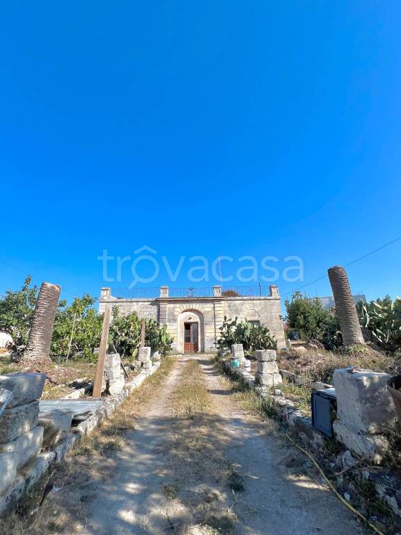 casa indipendente in vendita a Lizzanello in zona Merine