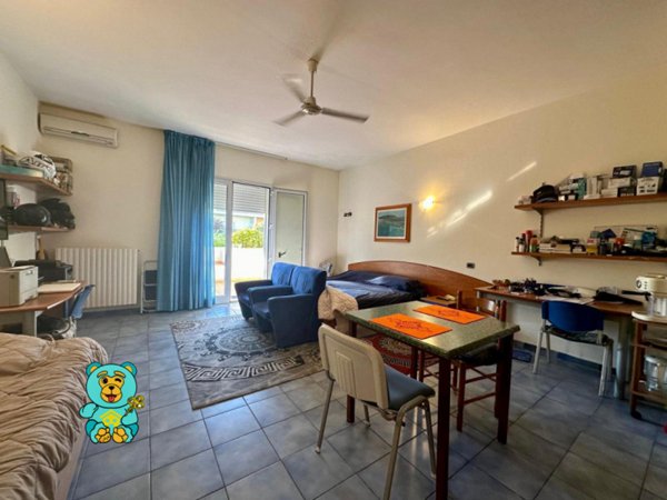 appartamento in vendita a Lizzanello in zona Merine