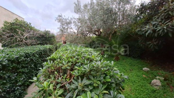 casa indipendente in vendita a Lizzanello in zona Merine