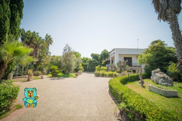 casa indipendente in vendita a Lizzanello in zona Merine