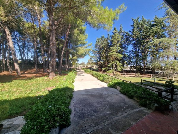 casa indipendente in vendita a Lizzanello