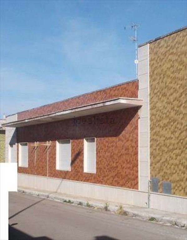 casa indipendente in vendita a Lizzanello