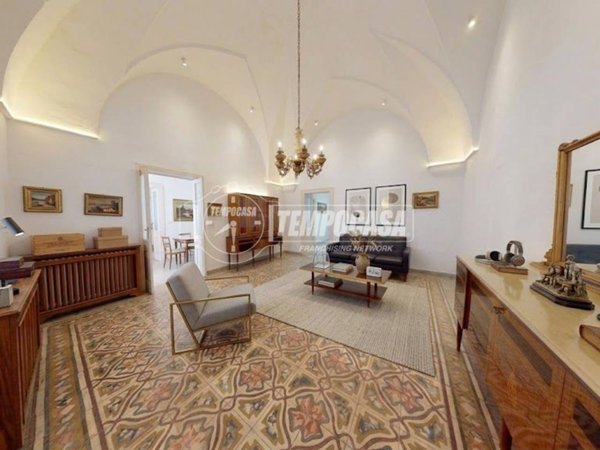 casa indipendente in vendita a Lizzanello