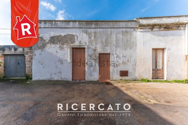 casa indipendente in vendita a Lizzanello