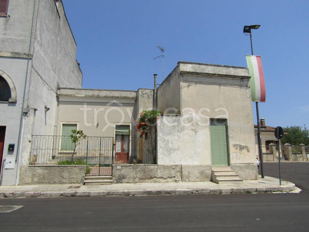 casa indipendente in vendita a Lizzanello in zona Merine