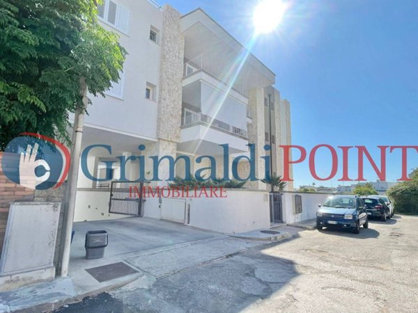 appartamento in vendita a Lizzanello in zona Merine