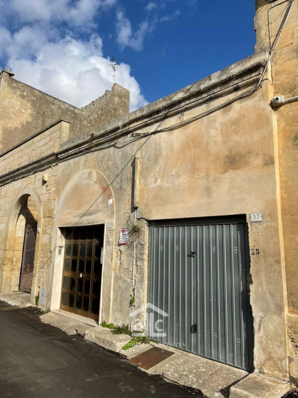 casa indipendente in vendita a Lizzanello in zona Merine