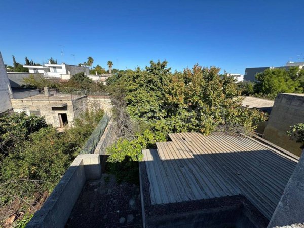 appartamento in vendita a Lizzanello in zona Merine