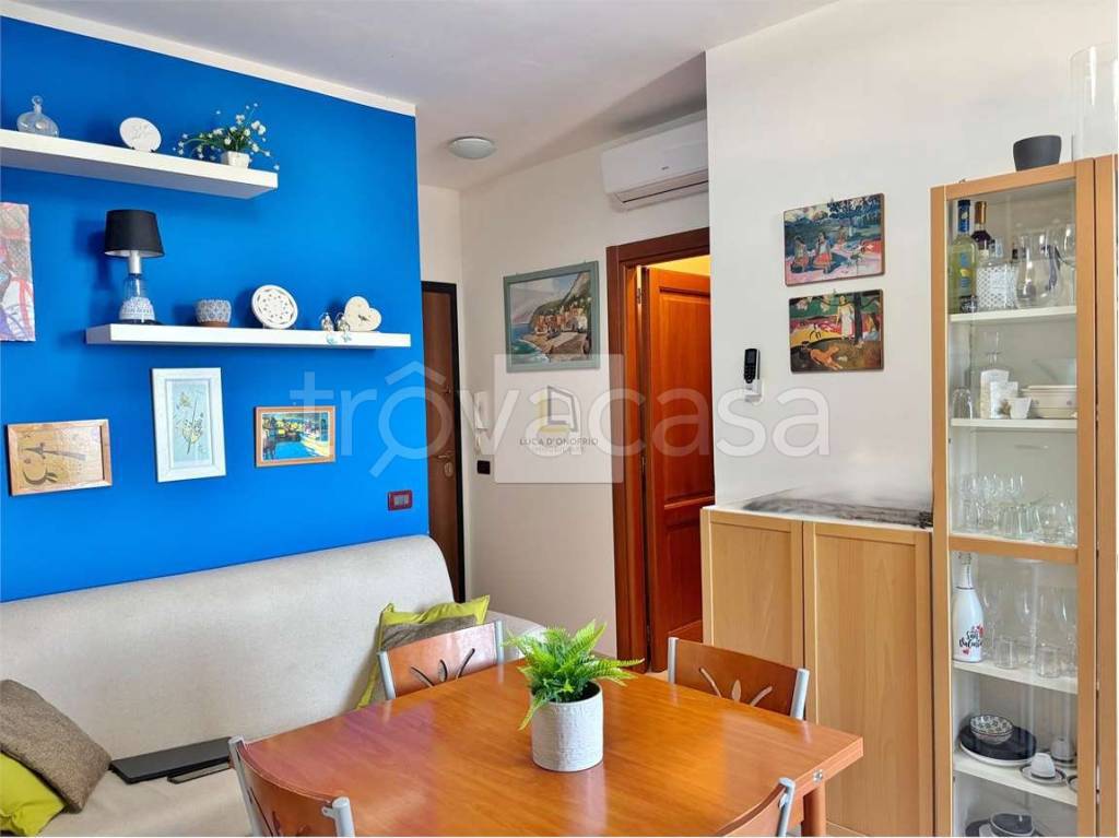 appartamento in vendita a Lizzanello in zona Merine