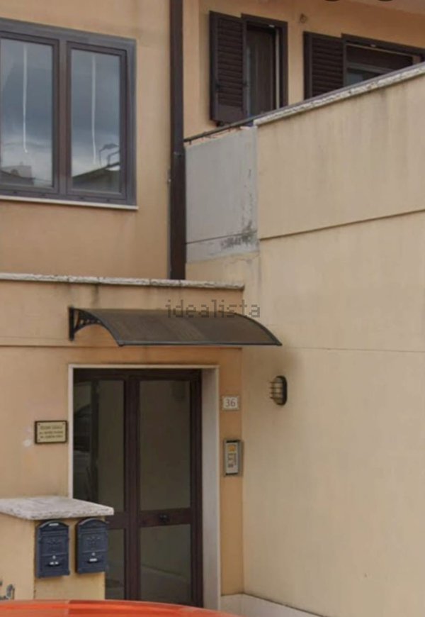 locale di sgombero in vendita a Lizzanello in zona Merine