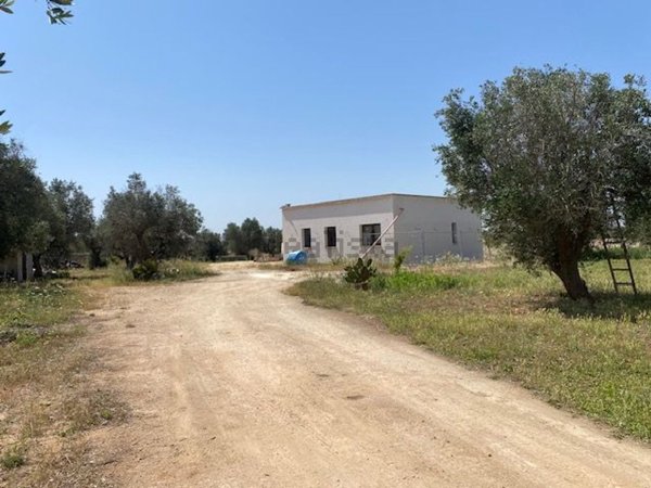 casa indipendente in vendita a Lizzanello in zona Merine