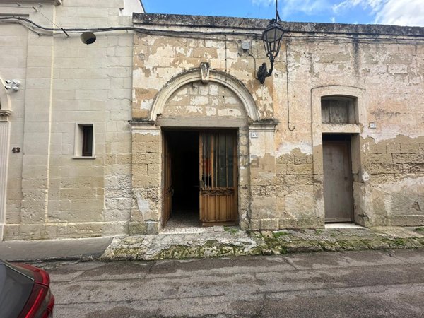 casa indipendente in vendita a Lizzanello