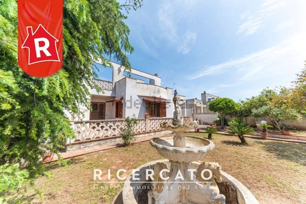 casa indipendente in vendita a Lizzanello in zona Merine