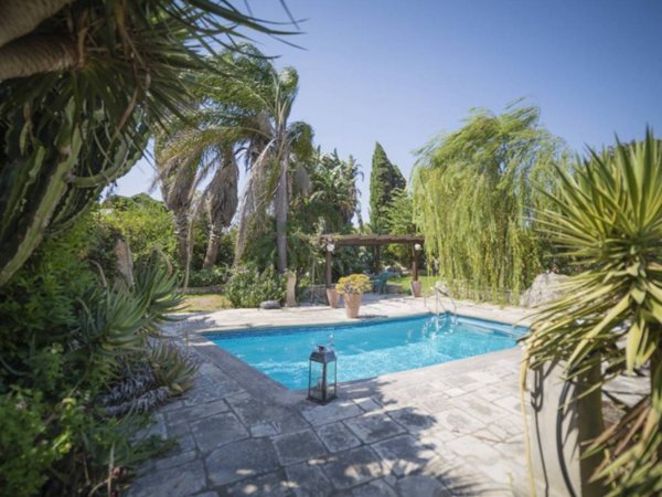 casa indipendente in vendita a Lizzanello in zona Merine