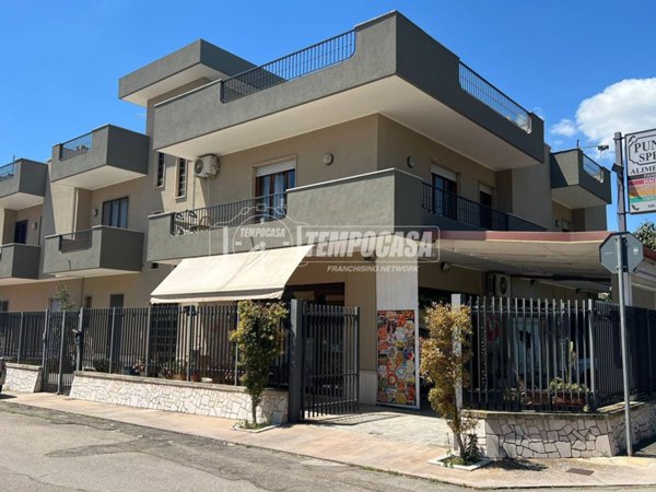 casa indipendente in vendita a Lizzanello