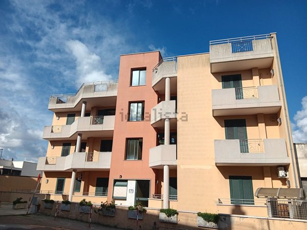 appartamento in vendita a Lizzanello in zona Merine