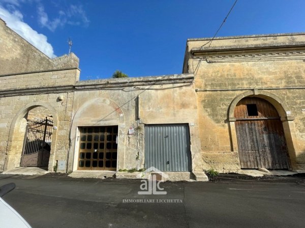 casa indipendente in vendita a Lizzanello in zona Merine