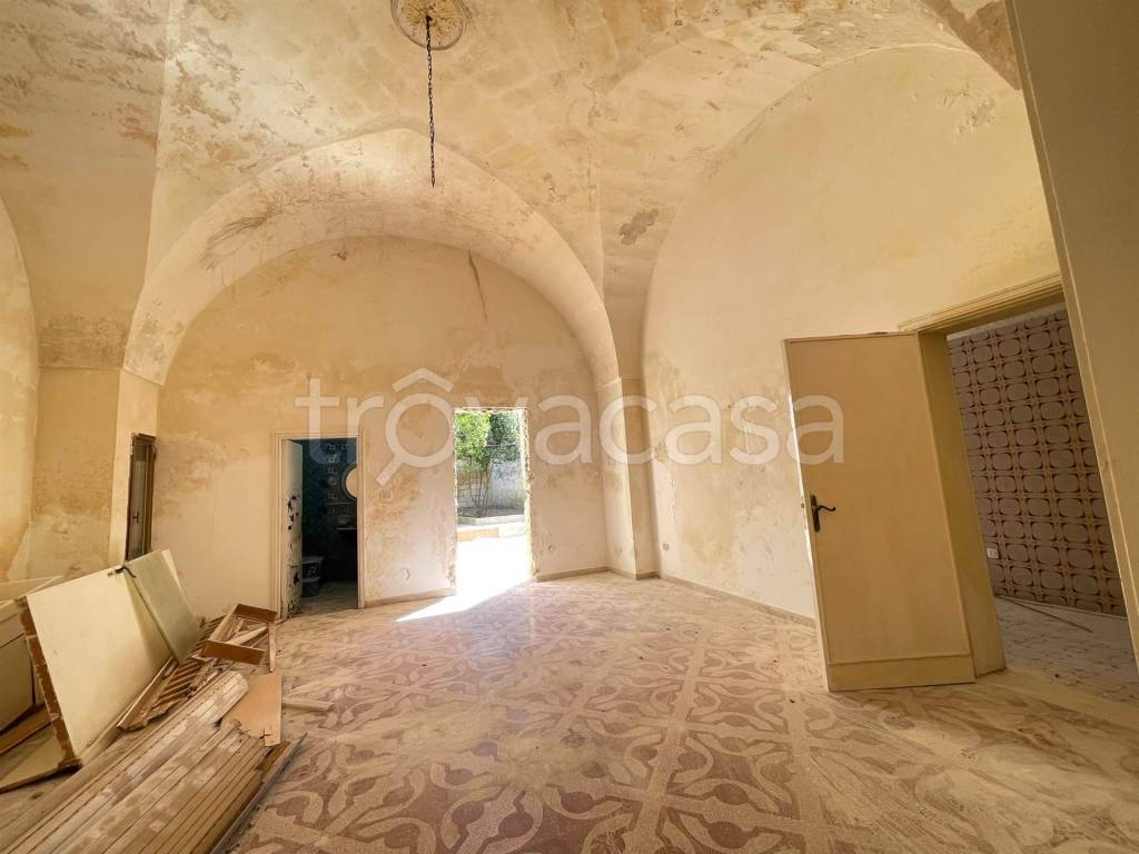 casa indipendente in vendita a Lizzanello in zona Merine