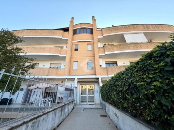 appartamento in vendita a Lizzanello in zona Merine