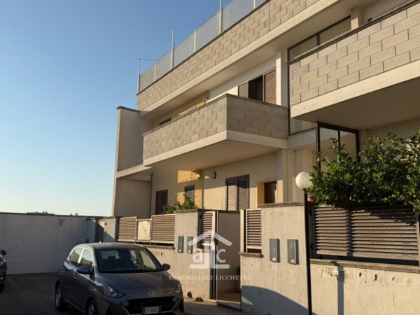 appartamento in vendita a Lizzanello in zona Merine