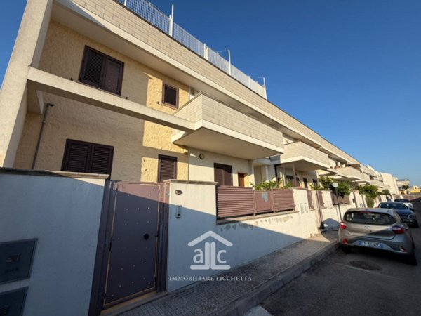 appartamento in vendita a Lizzanello in zona Merine
