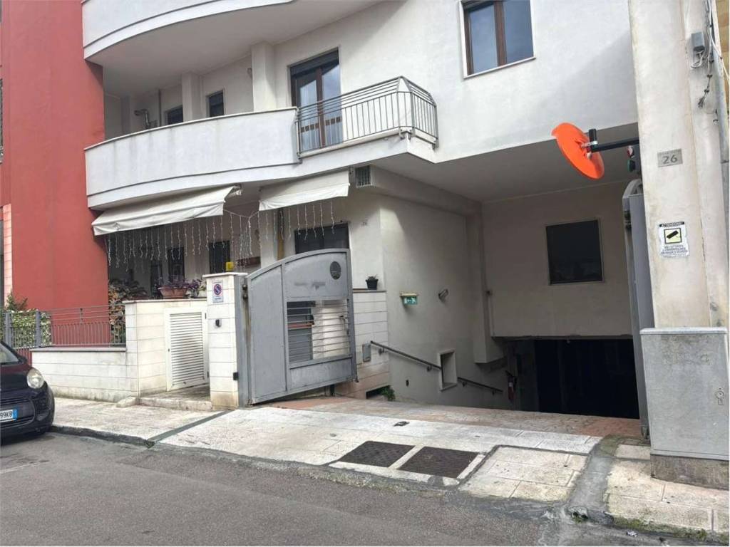 box auto in vendita a Lizzanello in zona Merine