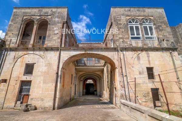 casa indipendente in vendita a Maglie