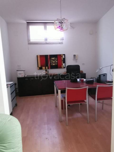 locale commerciale in vendita a Maglie
