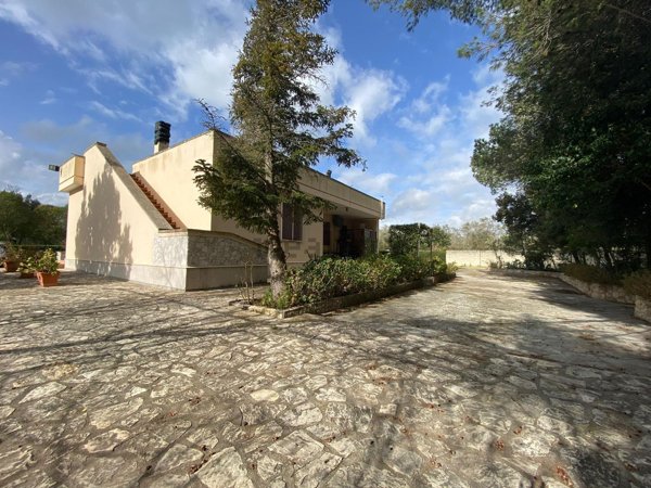 casa indipendente in vendita a Maglie